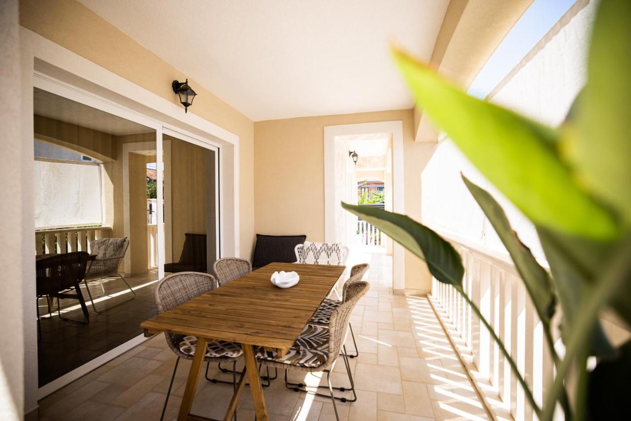 זאדאר Villa Klaudia With Pool מראה חיצוני תמונה