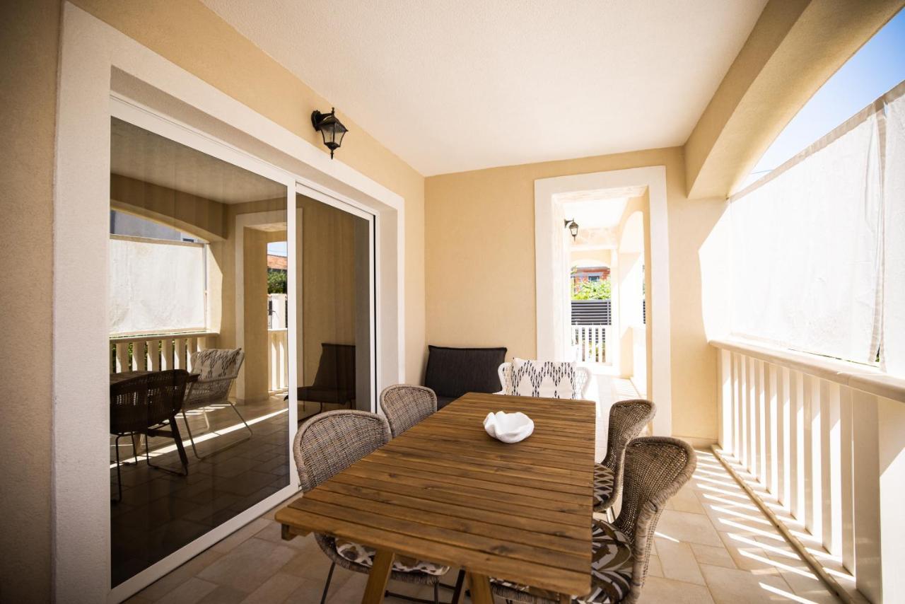 זאדאר Villa Klaudia With Pool מראה חיצוני תמונה