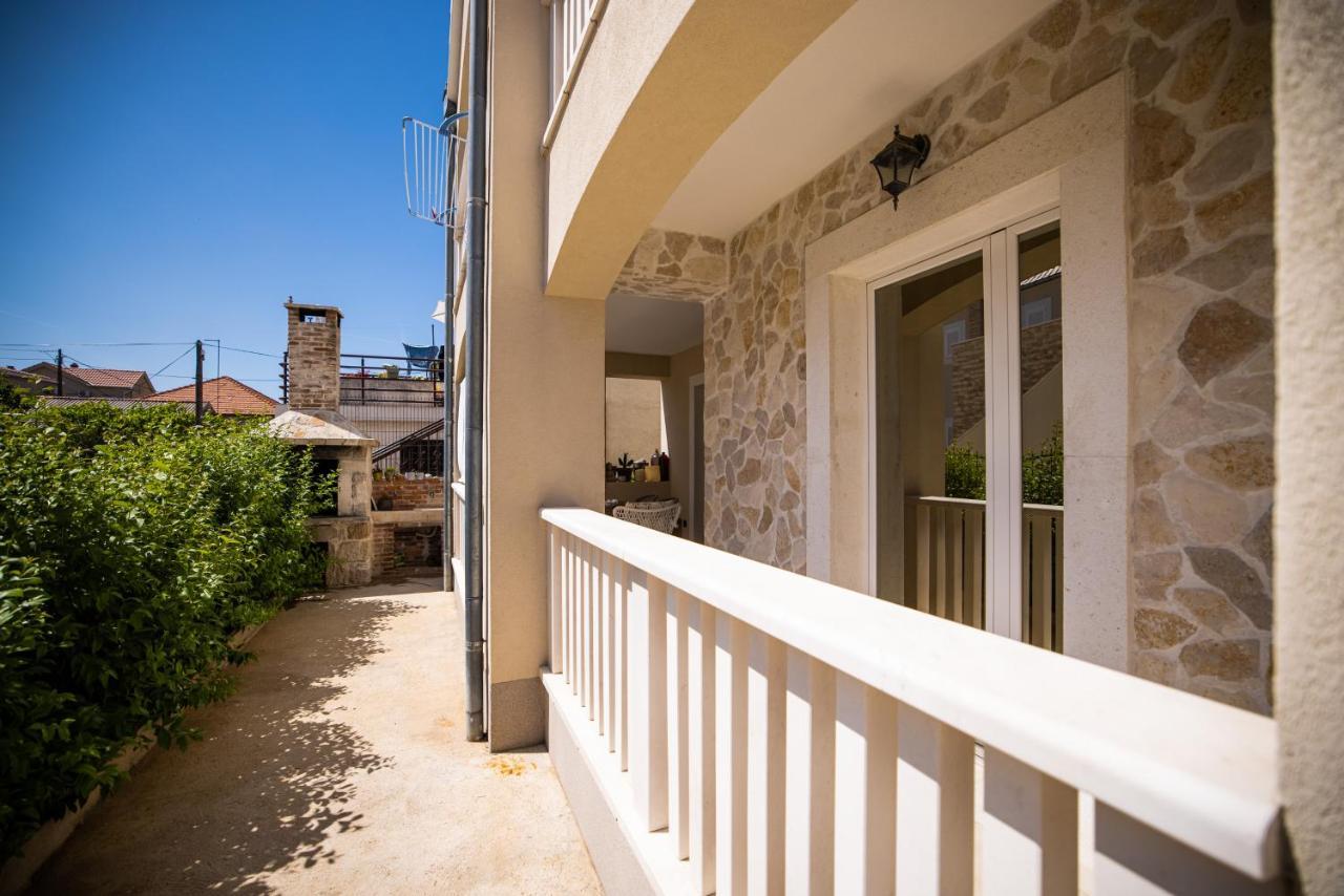 זאדאר Villa Klaudia With Pool מראה חיצוני תמונה