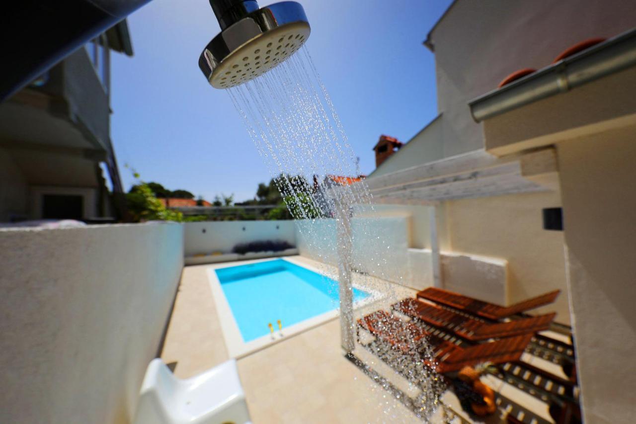 זאדאר Villa Klaudia With Pool מראה חיצוני תמונה